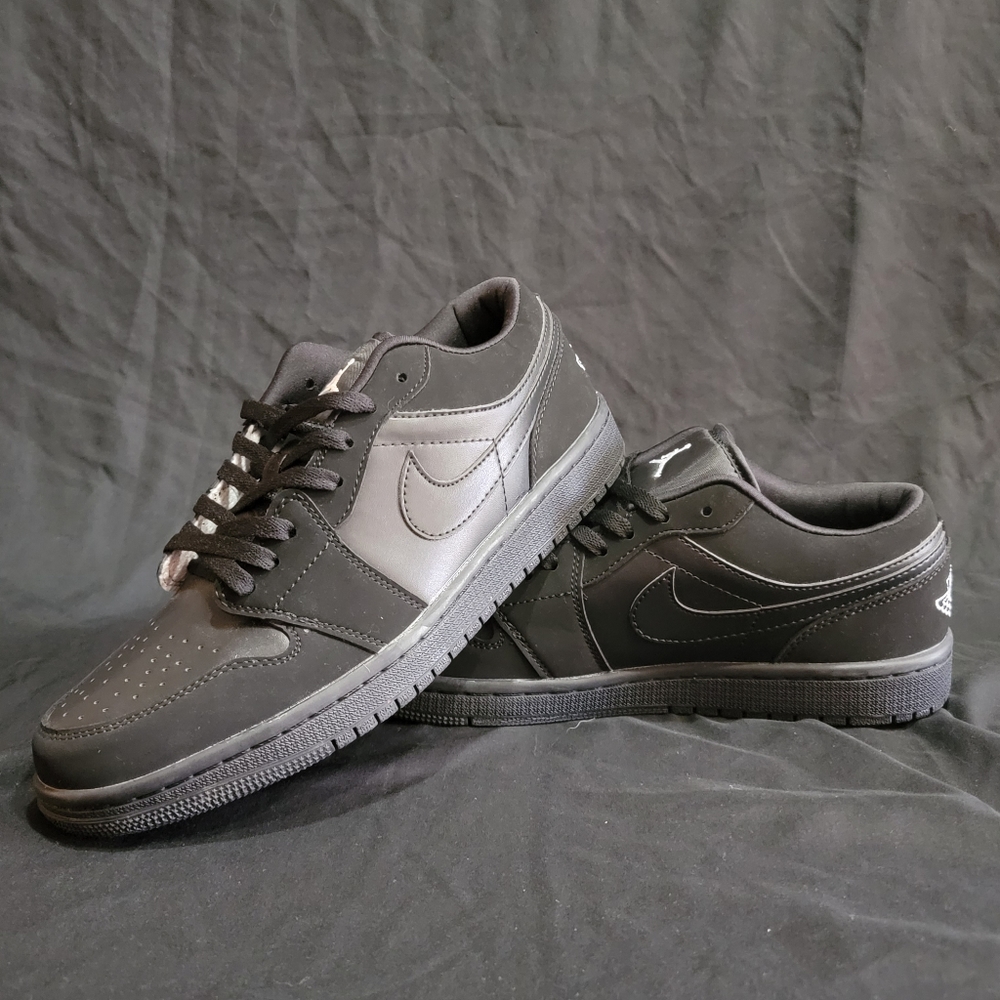Air Jordan 1 Low Black Shoes